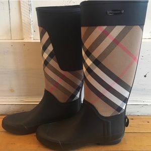 Burberry boots